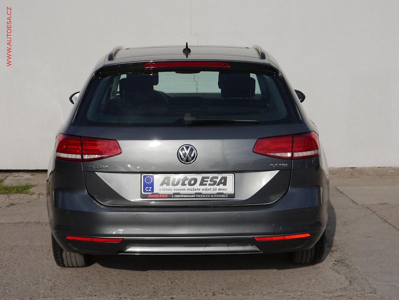 Volkswagen Passat (2015) 2.0 TDi, Comfortline, panor - fotka 5 z 18