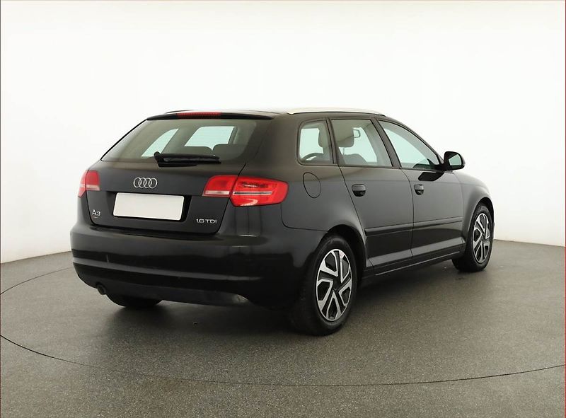 Audi A3 (2010) 1.6 TDI, Serv.kniha - fotka 5 z 12