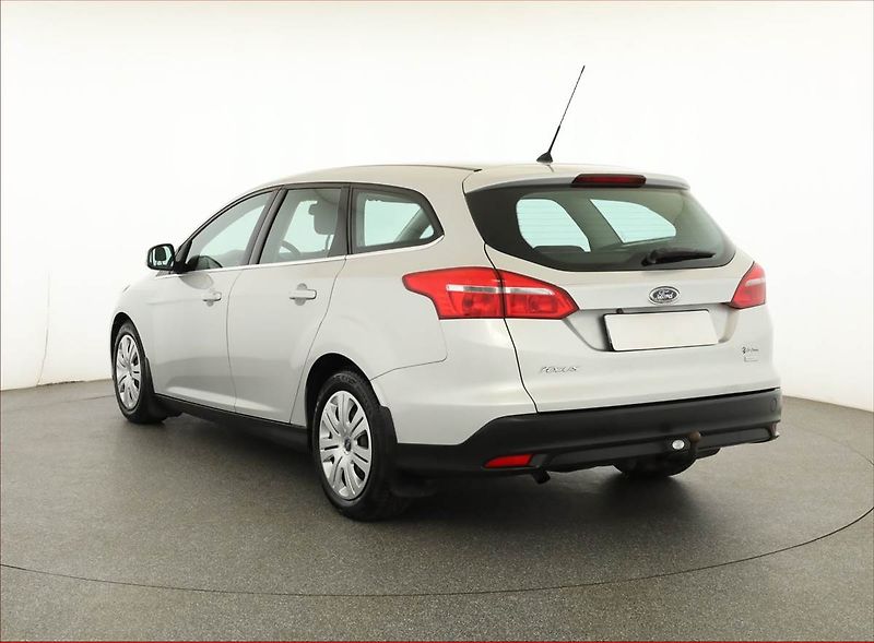 Ford Focus (2015) Trend Sport 1.0 EcoBoost - fotka 4 z 15