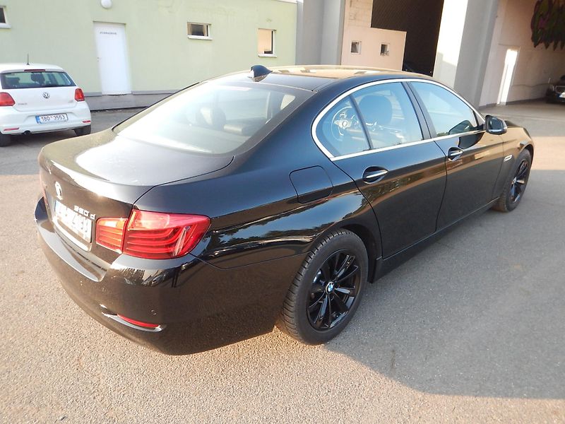 BMW Řada 5 520d XDRIVE, ČR, SERVISKA - fotka 5 z 32