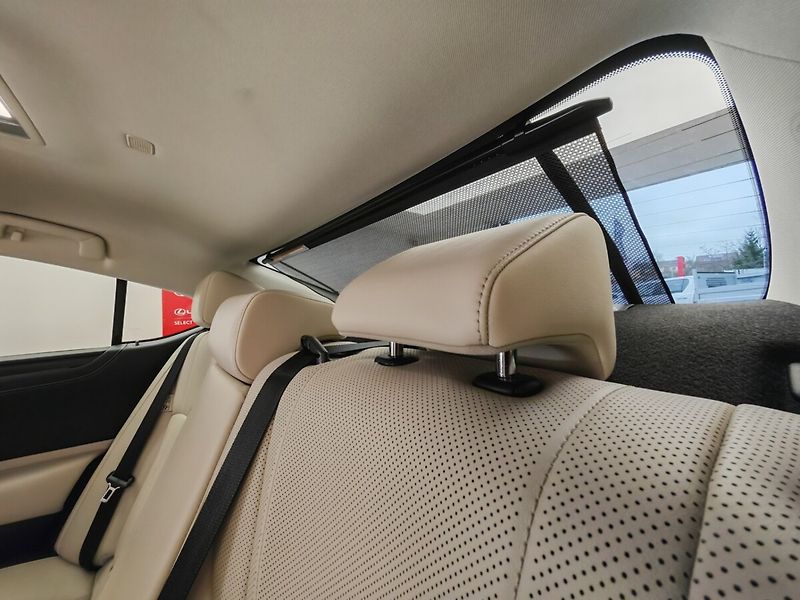Lexus ES 300h Prestige Plus - fotka 21 z 49