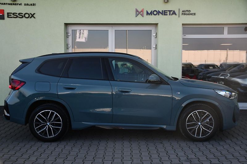 BMW X1 xDrive23d M-SPORT TAŽNÉ 1M ČR - fotka 12 z 42