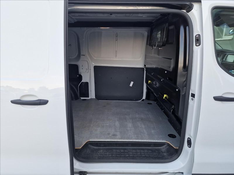Toyota ProAce 2.0 D-4d 106kW L1, ČR, 1.Maj. - fotka 17 z 46