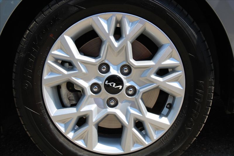 Kia Ceed 1,5 T-GDI  ČR,1MAJ,SPIN,ZÁRUKA - fotka 26 z 30