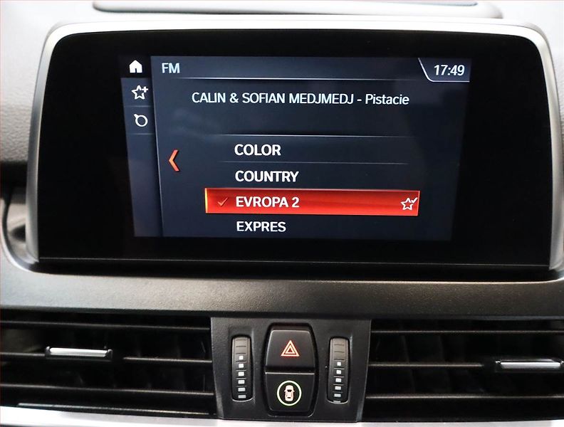 BMW Řada 2 (2021) Luxury Line 216d Gran Tourer - fotka 12 z 25
