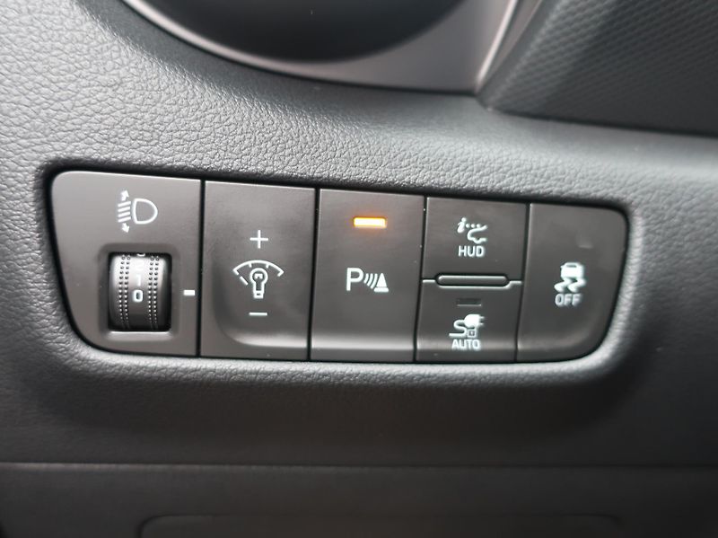 Hyundai Kona 65kWh-150KW POWER STYLE HEADUP - fotka 32 z 32