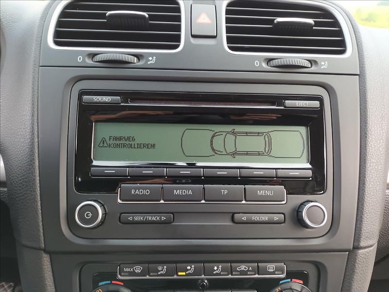 Volkswagen Golf 1,2 TSI,77KW,DIGIKLIMA,SERVIS - fotka 26 z 36