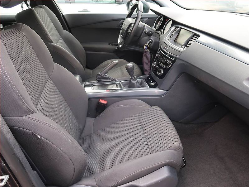 Peugeot 508 (2016) 2.0 BlueHDi, Navi, Tempomat - fotka 9 z 17