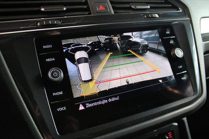 Volkswagen Tiguan Allspace TSi 180kW DSG 4Motion - fotka 19 z 33