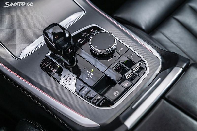 BMW X5 xDrive40d*vzduch*pano*záruka - fotka 32 z 44