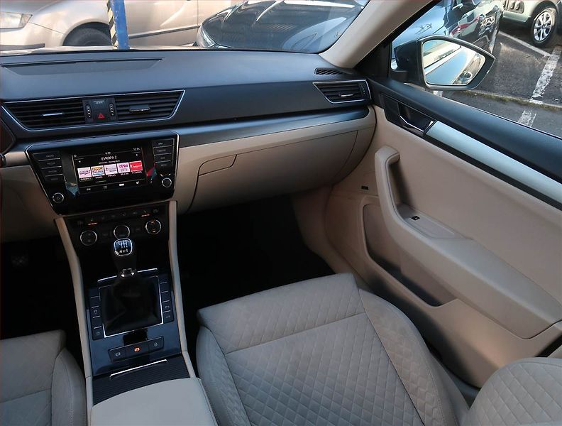 Škoda Superb (2016) Style 2.0 TDI 4x4, 4X4, ČR - fotka 8 z 23