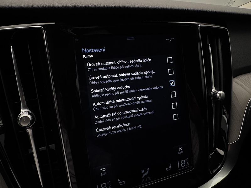 Volvo V60 CC D4 AWD MOMNETUM CZ 1.maj - fotka 40 z 44