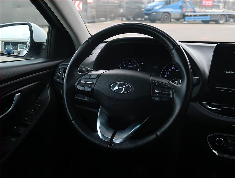 Hyundai i30 (2023) 1.5 DPI, Serv.kniha, Navi - fotka 17 z 20