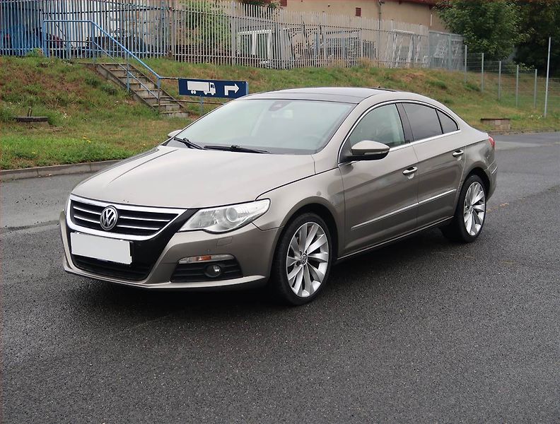 Volkswagen Passat CC (2008) Highline 2.0 TDI, Automat - fotka 2 z 22