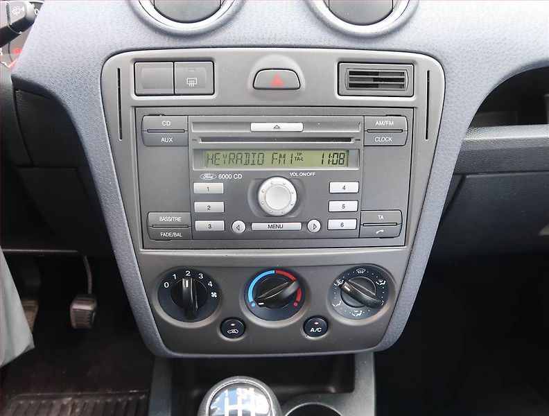 Ford Fusion (2010) 1.4, ČR,1.maj, jezdí výborně - fotka 12 z 16