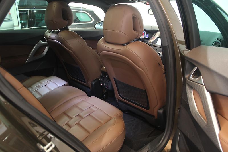 Citroën DS5 (2013) 2.0HDI Automat 120kW Navi ČR - fotka 22 z 36