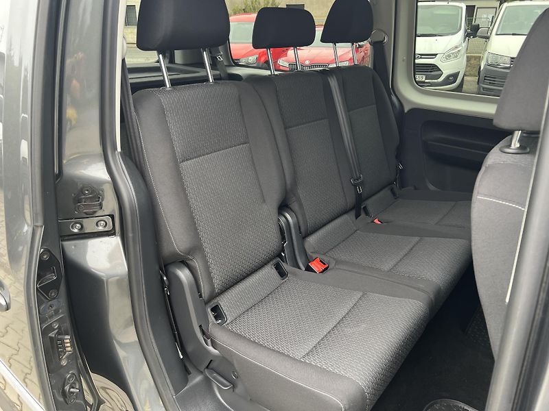 Volkswagen Caddy (2018) MAXI 2,0TDi 7 míst pěkný stav! - fotka 31 z 42