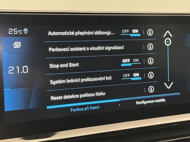 Peugeot 5008 1.5 BlueHDi Allure  CZ 1.maj - fotka 42 z 49