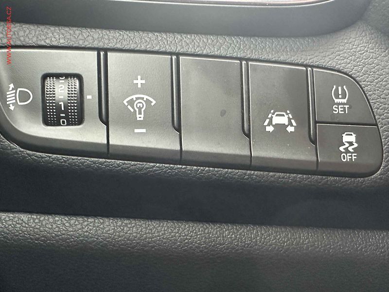 Hyundai i30 (2019) 1.4i, 1.maj,ČR, servis.kniha - fotka 12 z 20