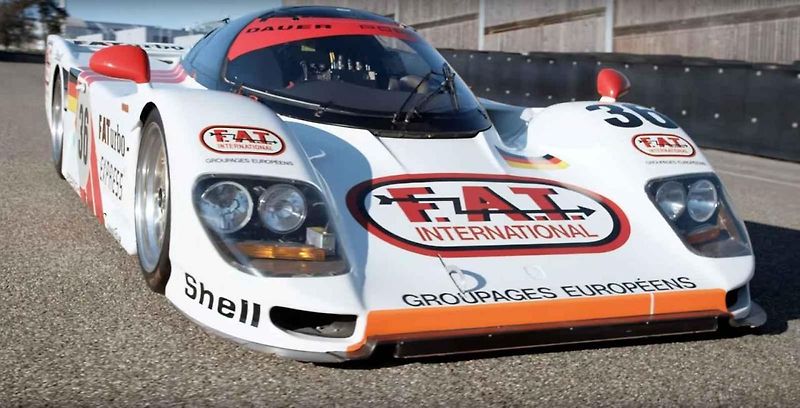 Porsche 911 GT1.