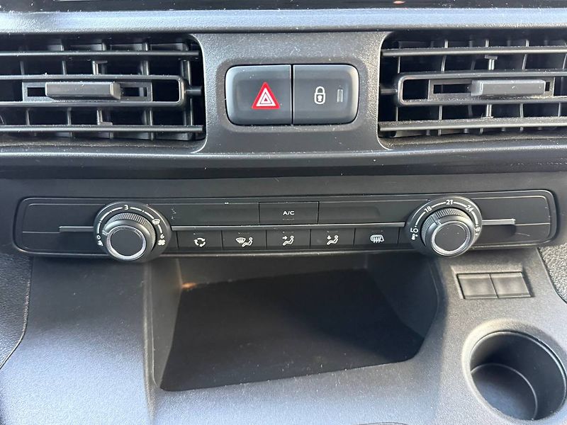 Opel Combo (2020) 1.5 CDTi 75 kW - fotka 13 z 22