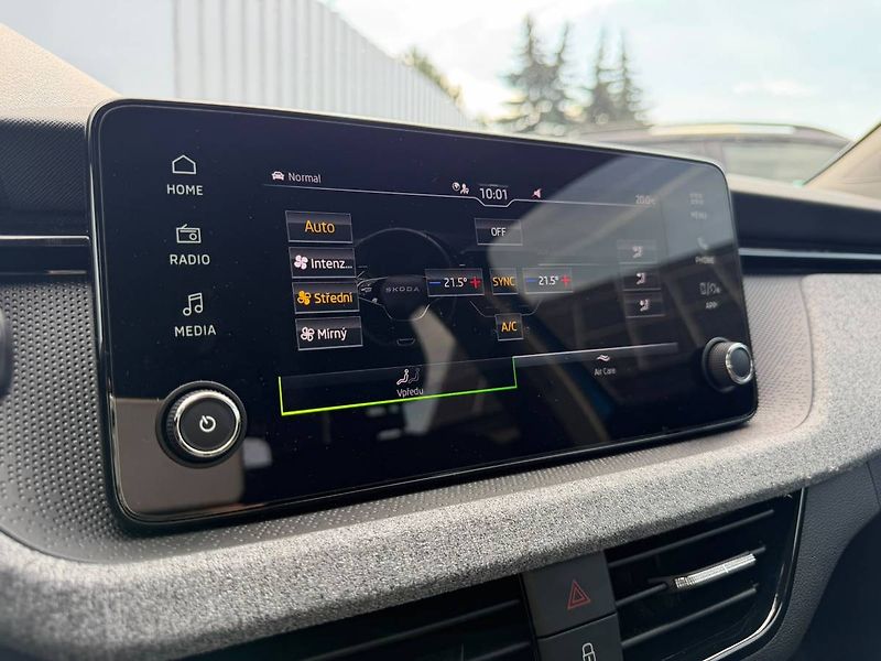 Škoda Kamiq Selection 1,0 TSI 85 kW 6° MP - fotka 23 z 31