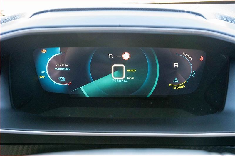 Peugeot 208 (2020) 50 kWh, SoH 87%, Automat - fotka 11 z 21