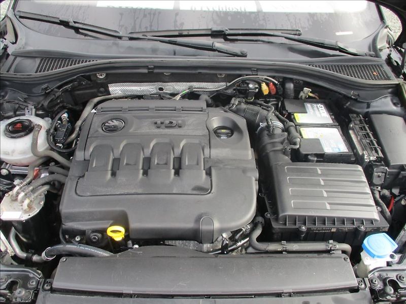 Škoda Superb 2,0 TDI, L&K,serv.historie,CZ - fotka 45 z 46