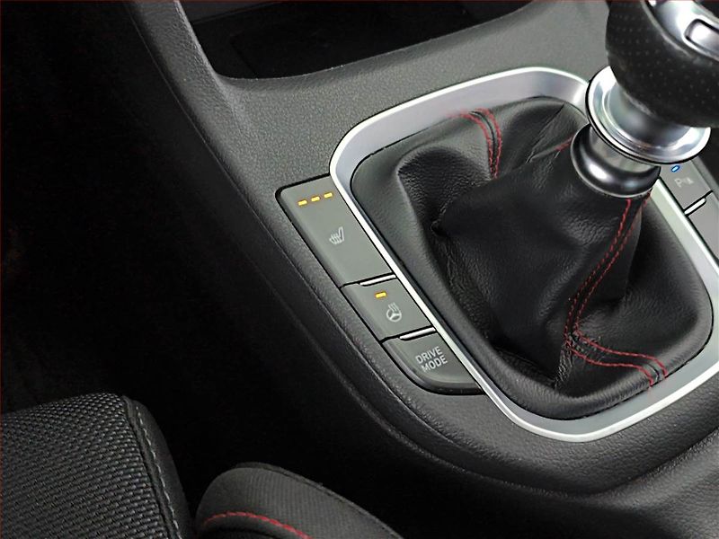 Hyundai i30 (2021) N-Line 1.6 CRDi MHEV - fotka 16 z 17