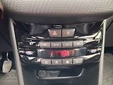 Peugeot 2008 (2018) 1.2 PT, ČR, Allure, park. - náhled 13