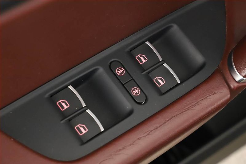 Volkswagen Touareg (2012) 3.0 TDI, 4X4, Automat - fotka 20 z 21