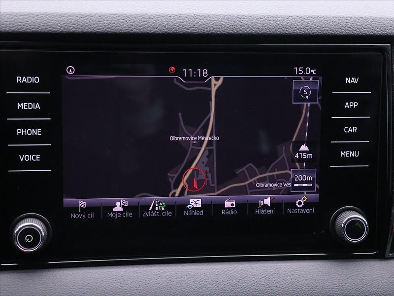 Škoda Karoq 1,5 TSI 110kW DSG CZ Navi LED - fotka 19 z 30