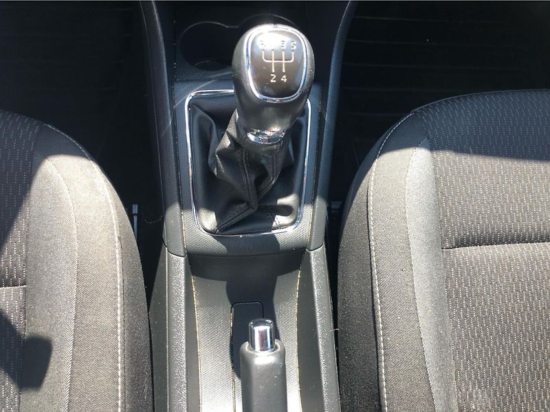 Škoda Rapid 1.2 TSi 63kW AMBITION FRESH - fotka 21 z 27