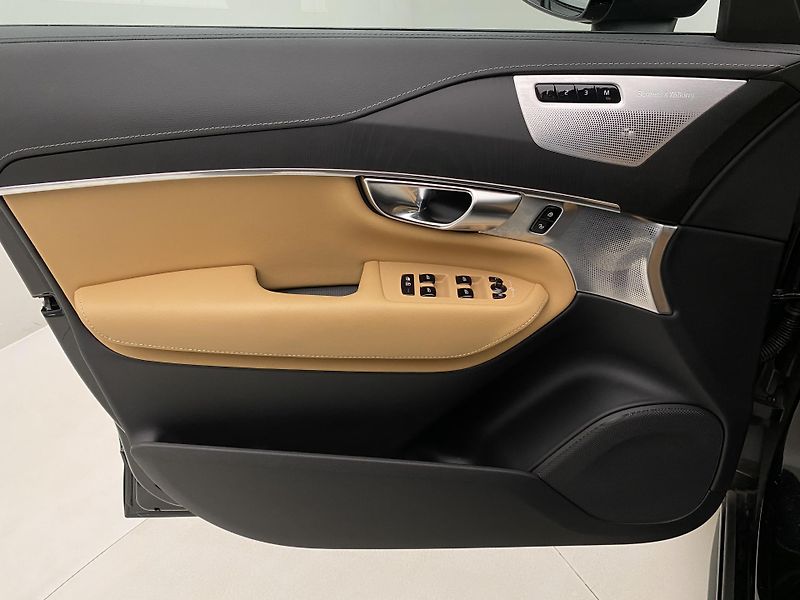 Volvo XC90 T8 AWD RECHARGE REZERVACE - fotka 7 z 74