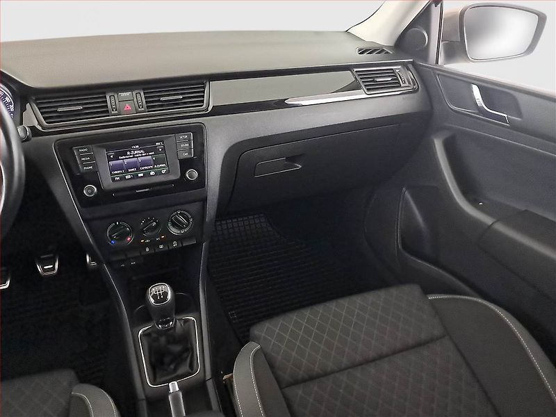 Škoda Rapid (2016) Spaceback 1.2 TSI - fotka 8 z 17