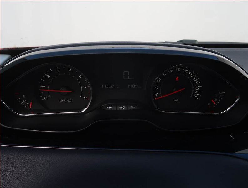 Peugeot 208 (2012) 1.2 PureTech, Serv.kniha - fotka 11 z 17