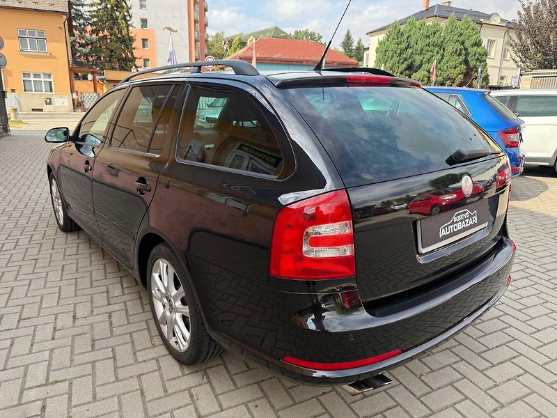 Škoda Octavia (2008) 2.0 TDI RS DSG ! CR ! - fotka 2 z 20