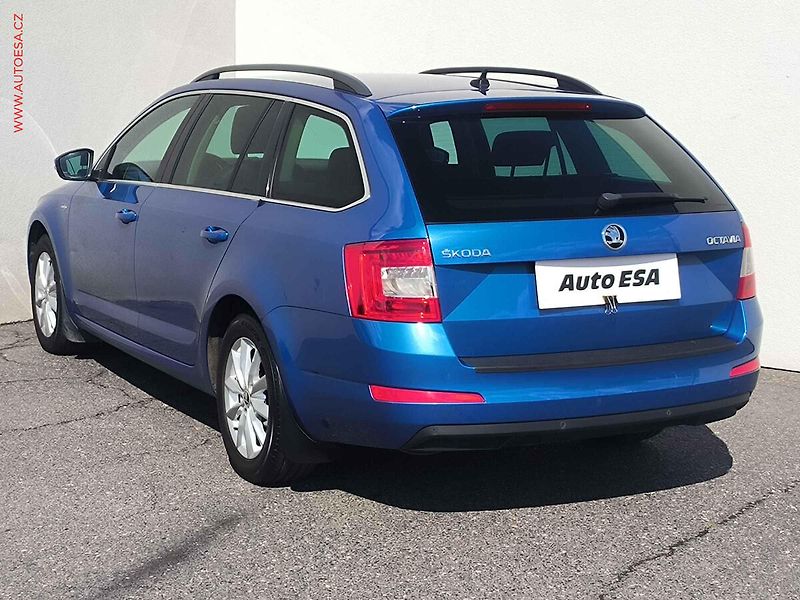 Škoda Octavia (2015) 2.0TDi 4x4, ČR, DSG, bixenon - fotka 6 z 26