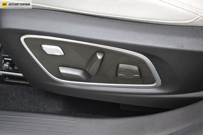 Renault Espace ICONIC E-TECH FULL HYBRID 200k - fotka 35 z 79