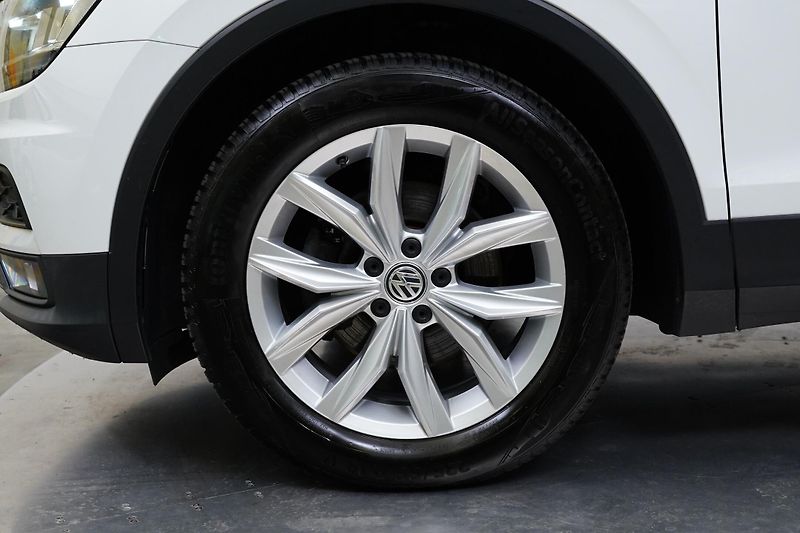 Volkswagen Tiguan - fotka 10 z 25