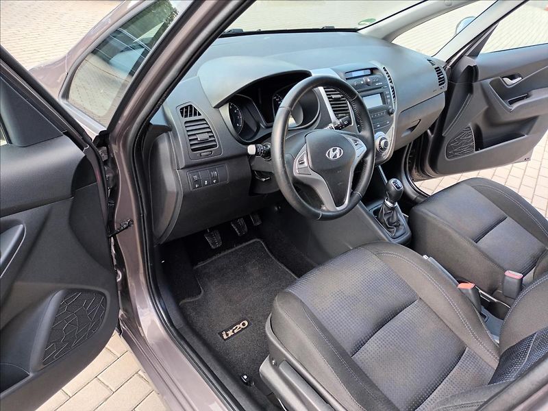 Hyundai ix20 1,4 CVVT,66KW,KLIMA,KOLA, - fotka 17 z 45