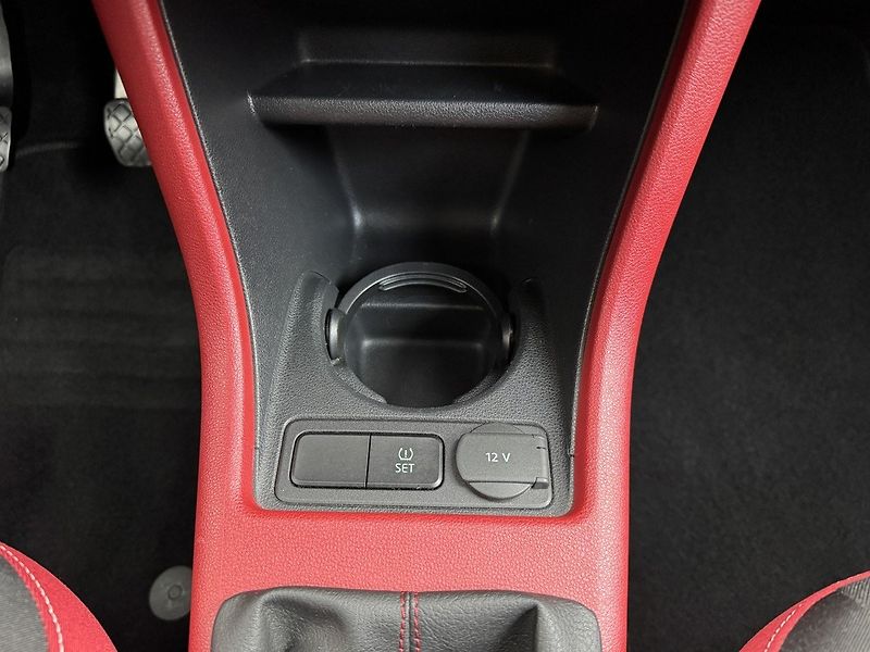 Škoda Citigo (2016) 1.0MPi Monte Carlo Klimatizace - fotka 10 z 50