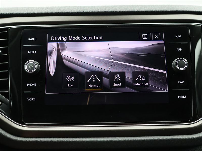Volkswagen T-Roc 1,0 TSI Virtual LED Webasto - fotka 18 z 29