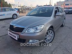 Škoda Octavia (2010) 2.0TDi, autoAC, temp - fotografie inzerátu