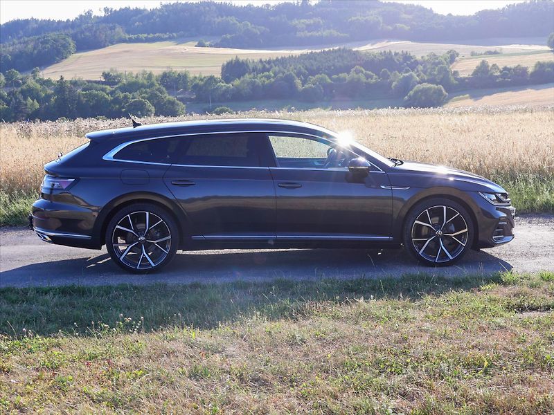 Volkswagen Arteon Shooting Brake 2,0 TDI 142kW 4M DSG R-Line DP - fotka 8 z 41