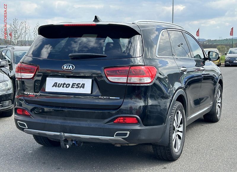 Kia Sorento (2015) 2.2CRDI 4x4, AT, STK1/28 - fotka 4 z 15