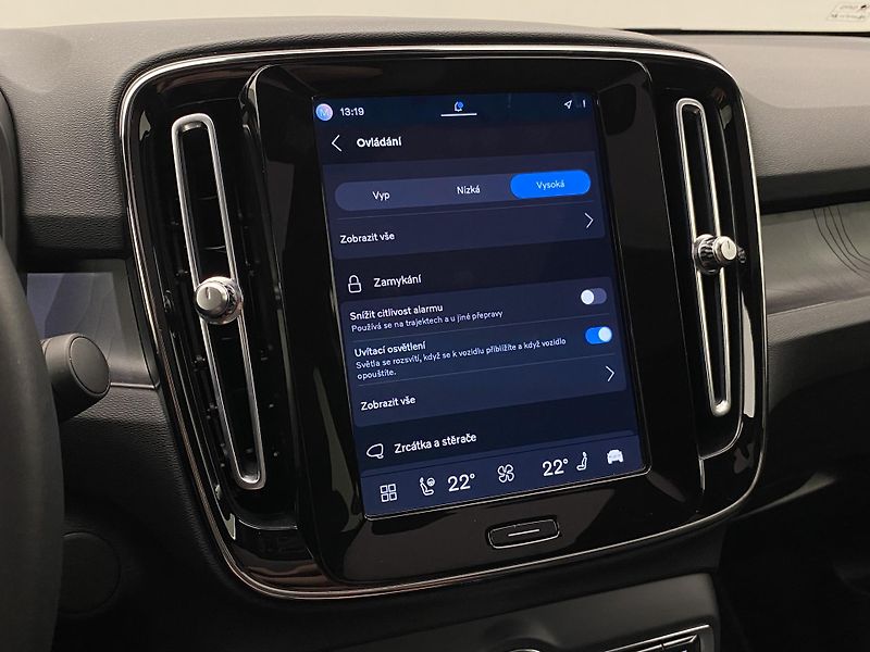 Volvo C40 PURE ELECTRIC RECHARGE PLUS - fotka 49 z 57