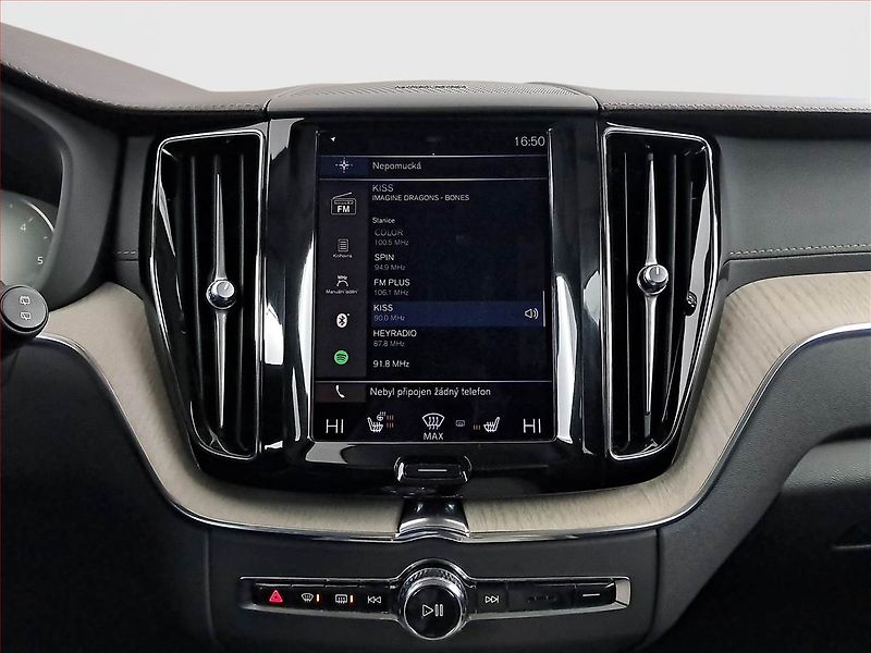 Volvo XC60 (2021) Inscription B4 AWD - fotka 12 z 27