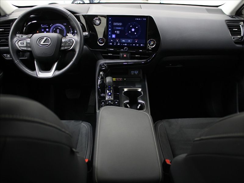 Lexus NX 350h 2,5 Hybrid Comfort TOP 29tkm. - fotka 8 z 24