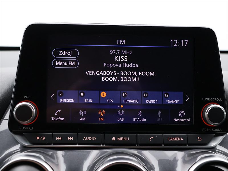 Nissan Juke 1,0 DIG-T Automat CZ Tekna DPH - fotka 24 z 37
